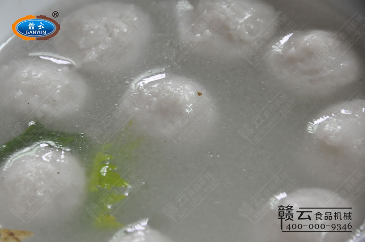 下鍋煮好的肉丸-味道非常不錯