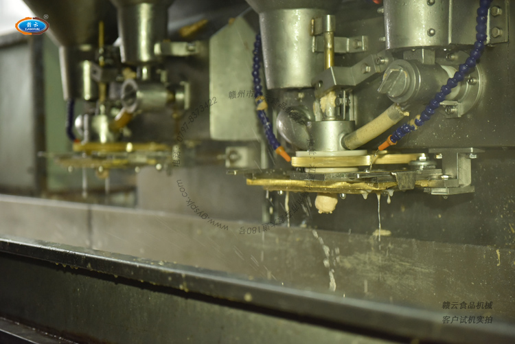 實際生產中的第三代包心肉丸機與二代的對比